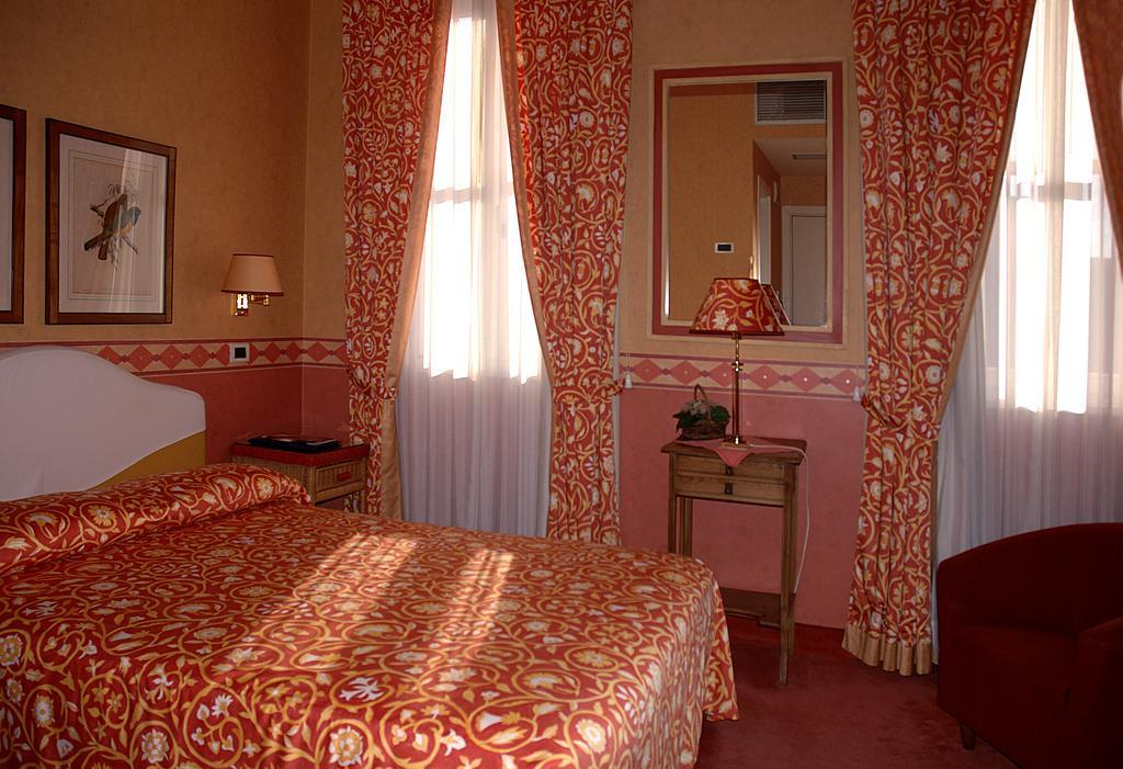 Hotel Colombia ตรีเอสเต ภายนอก รูปภาพ