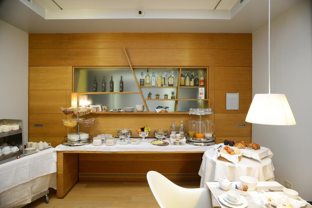 Hotel Colombia ตรีเอสเต ภายนอก รูปภาพ